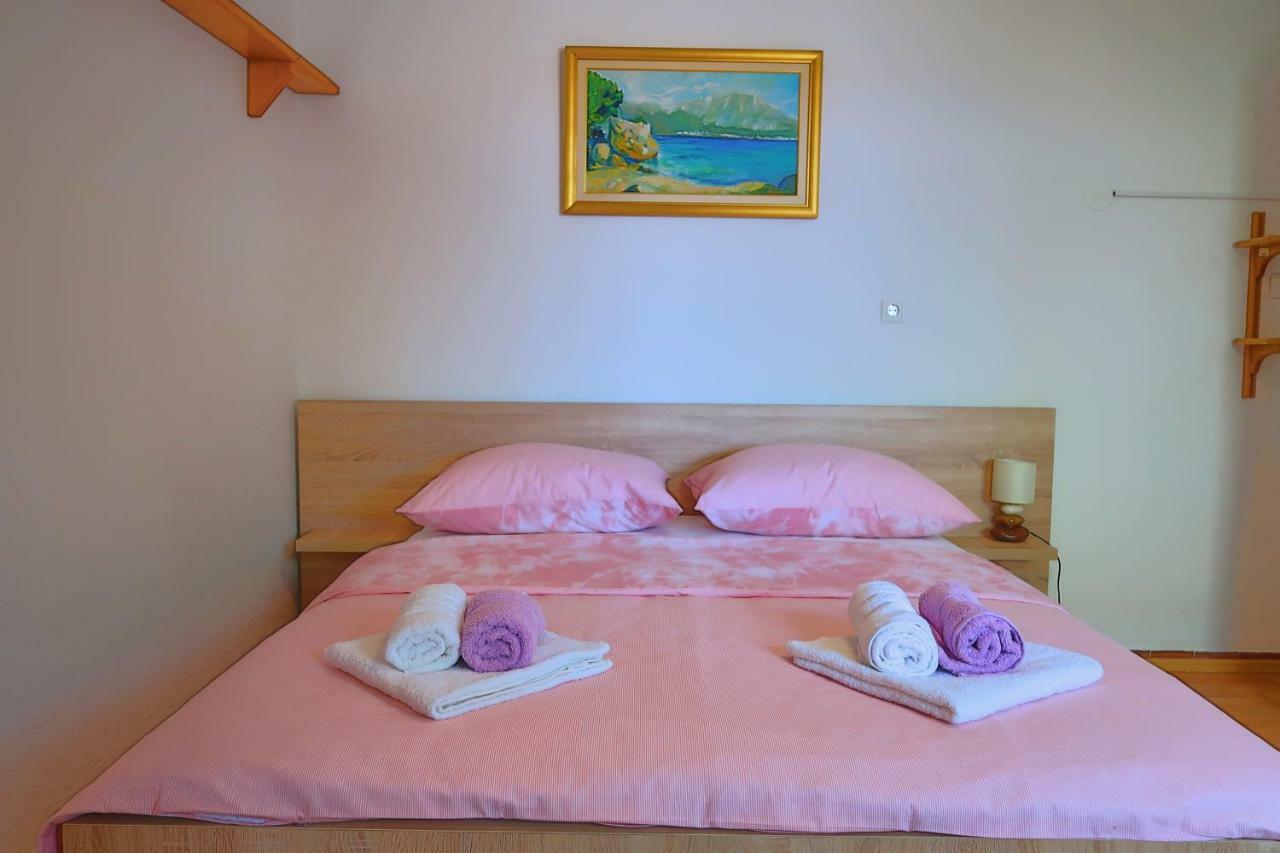 Studio Apartman Mia Стобрек Экстерьер фото