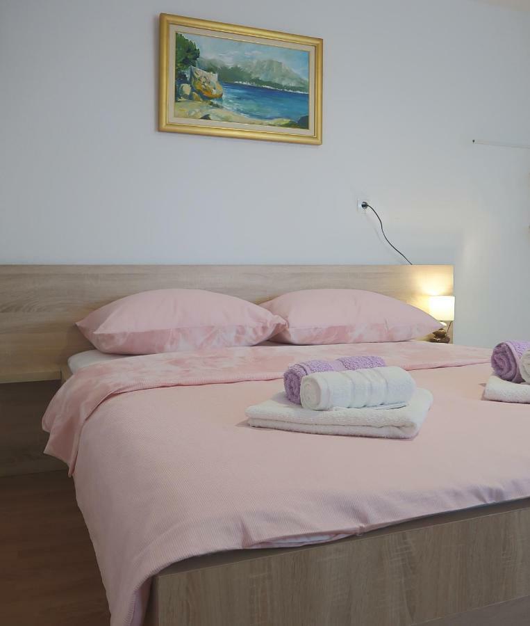 Studio Apartman Mia Стобрек Экстерьер фото