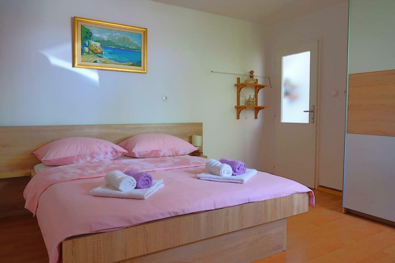 Studio Apartman Mia Стобрек Экстерьер фото