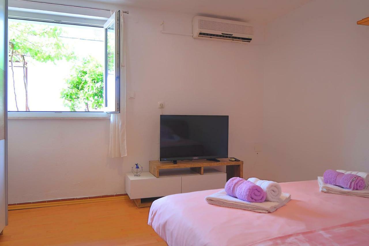 Studio Apartman Mia Стобрек Экстерьер фото