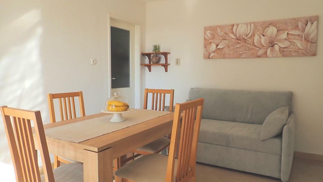 Studio Apartman Mia Стобрек Экстерьер фото